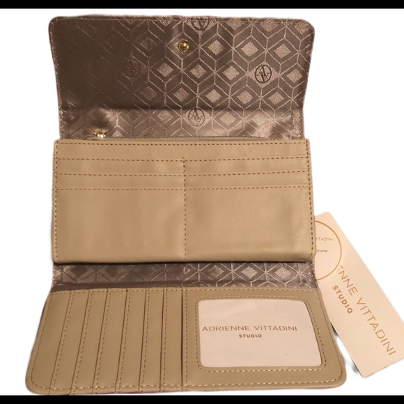 Adrienne vittadini studio wallet - Picture 2 of 3
